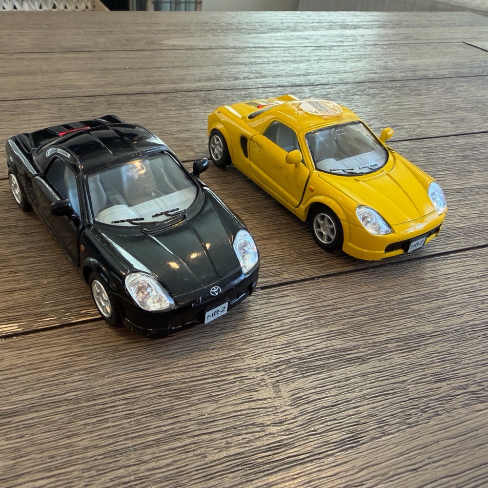 Toyota Car Set - Black and Yellow